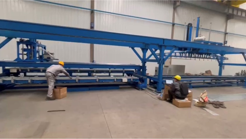 裝配式樓層板，自動(dòng)沖孔自動(dòng)鎖付生產(chǎn)線